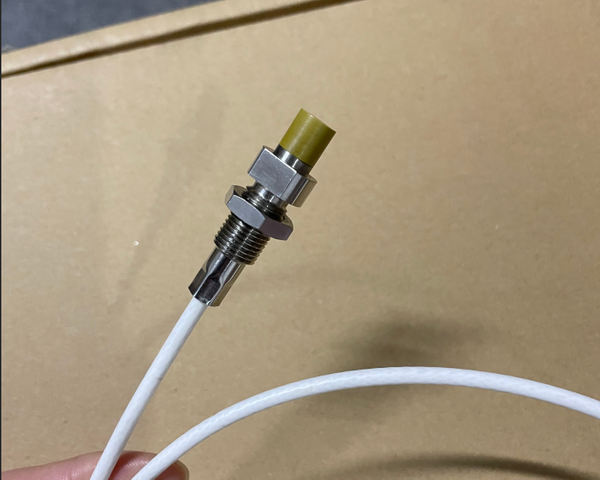 TQ412 111-412-000-013 Reverse-mount Proximity Transducer